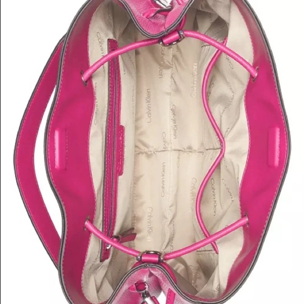 Calvin Klein Purse💞 - Picture 7 of 8